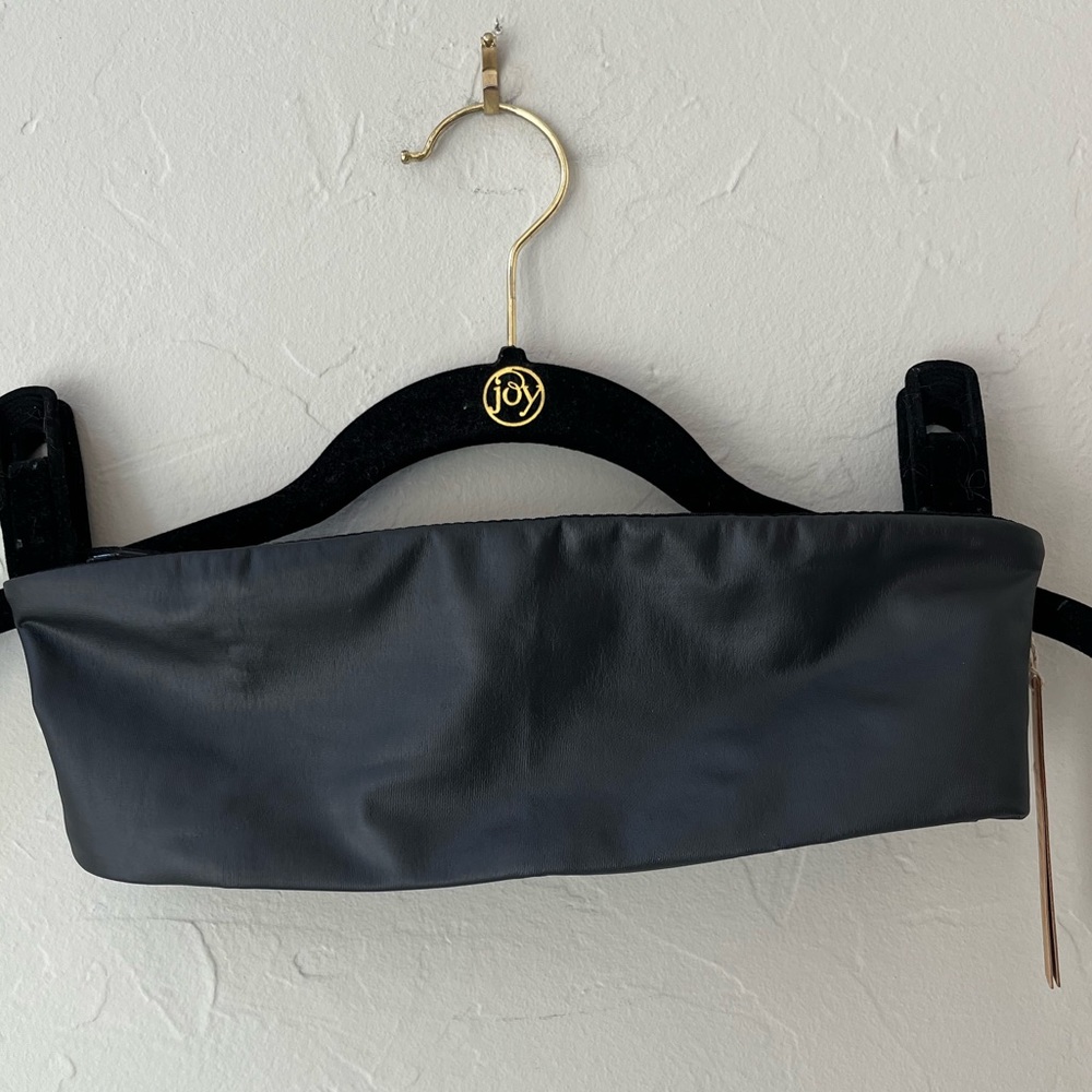 🖤SKIMS SWIM FAUX LEATHER MICRO PLEATHER BANDEAU BIKINI TOP ONYX XXS M - Picture 5 of 6